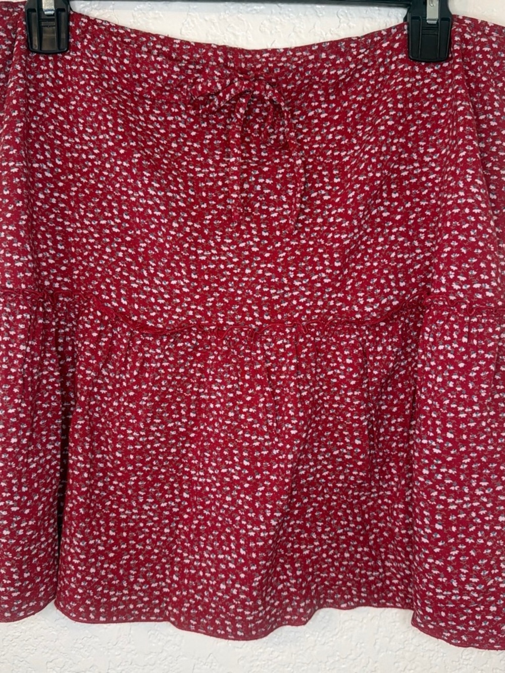 Brandy Melville Women's Red Floral Peplum Skirt